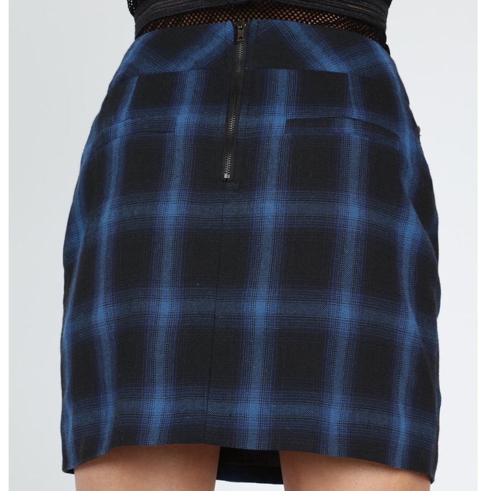 Plaid Mini Skirt. - Picture 3 of 5